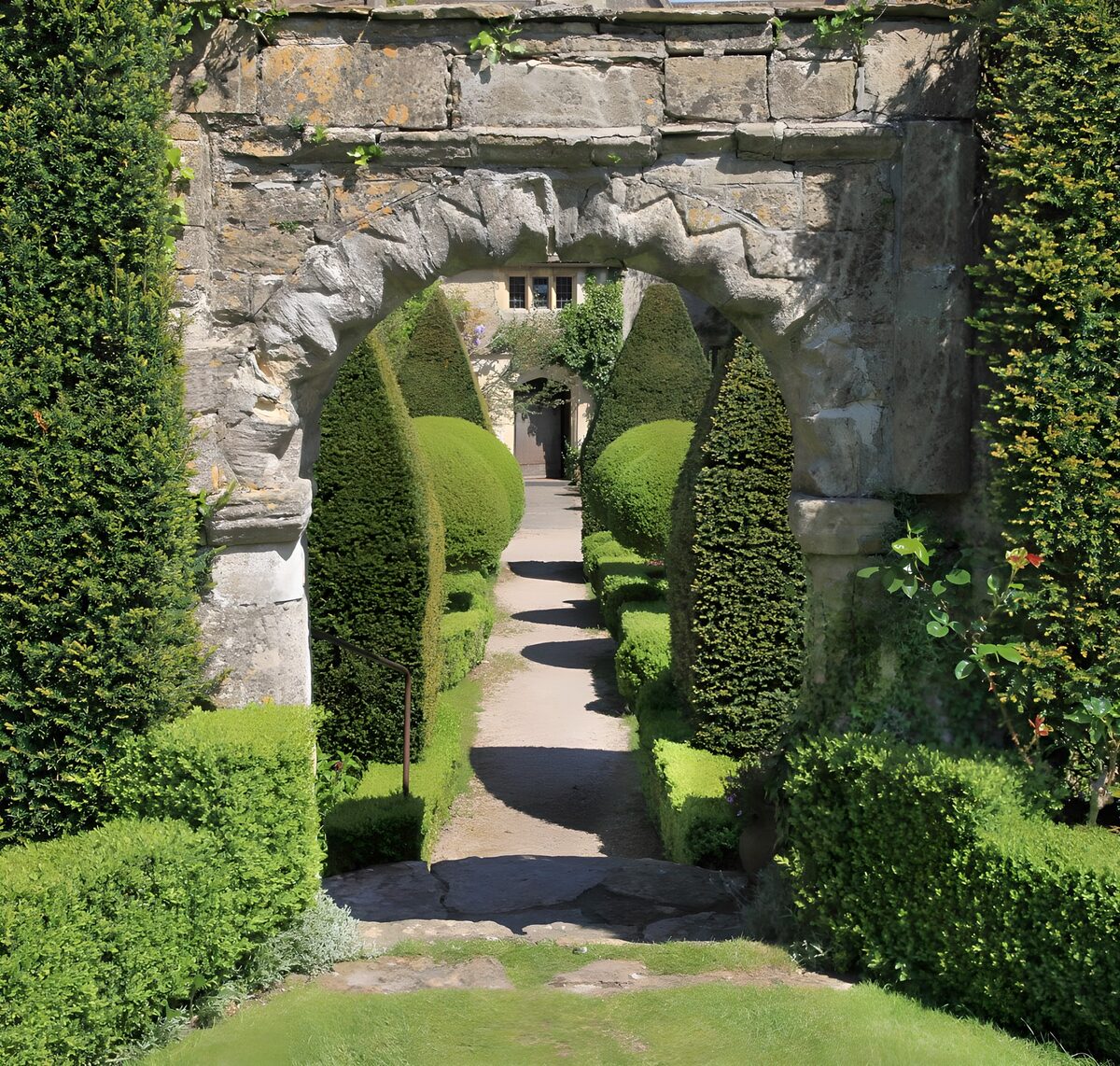 OCCOM6165714: Enchanted Garden Archway