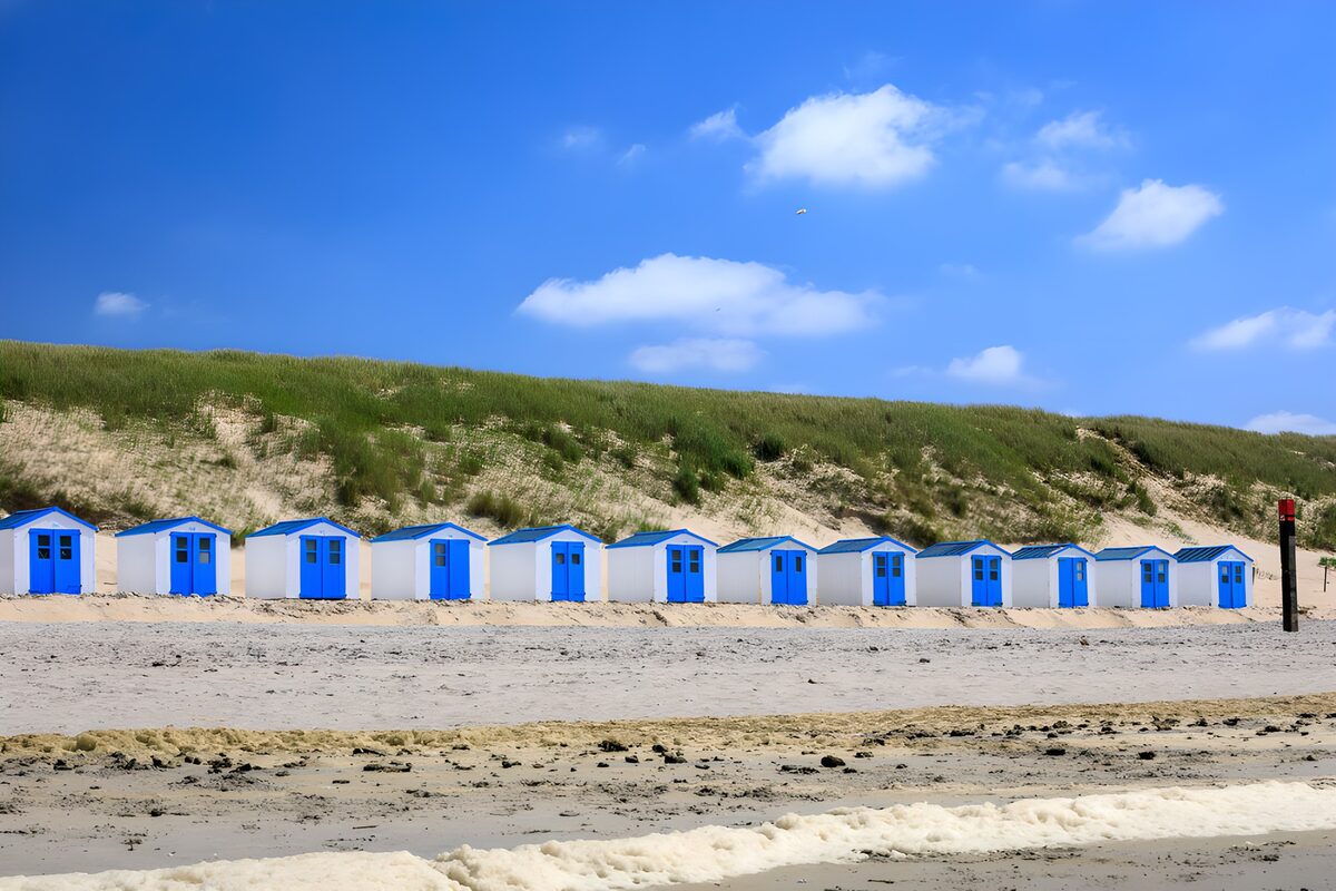 OCCOM7282057: Coastal Blue Beach Huts