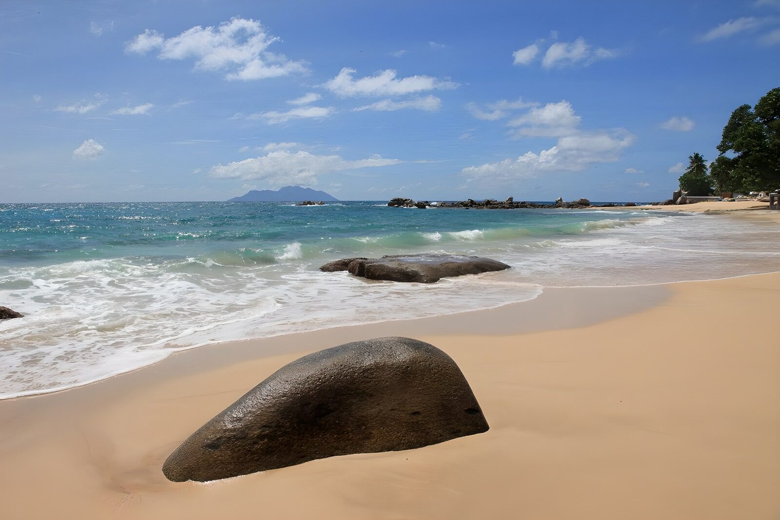 OCCOM9719715: Tranquil Beach Escape