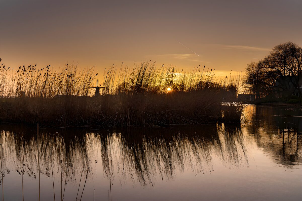 Serene Sunset Reflection over the Water