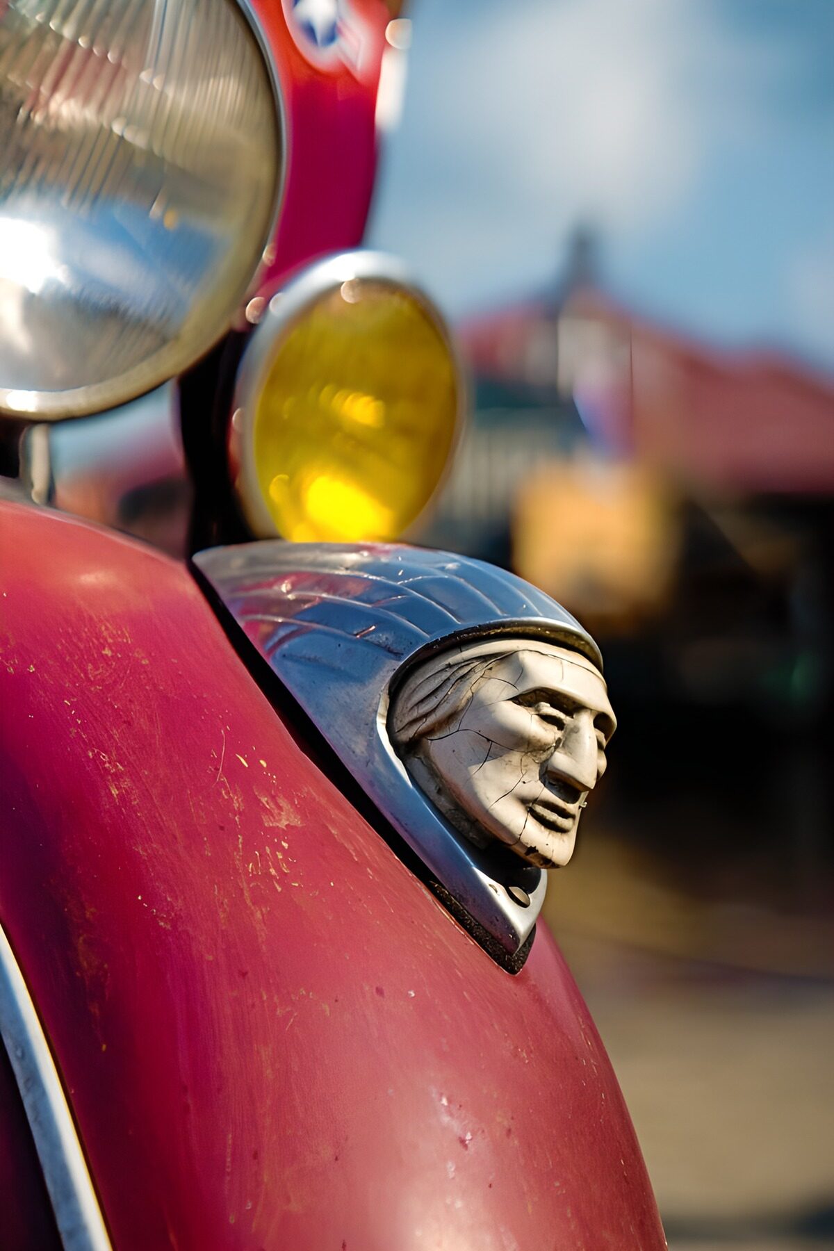 OCCOM8938161: Vintage Car Ornament Featuring Native Head