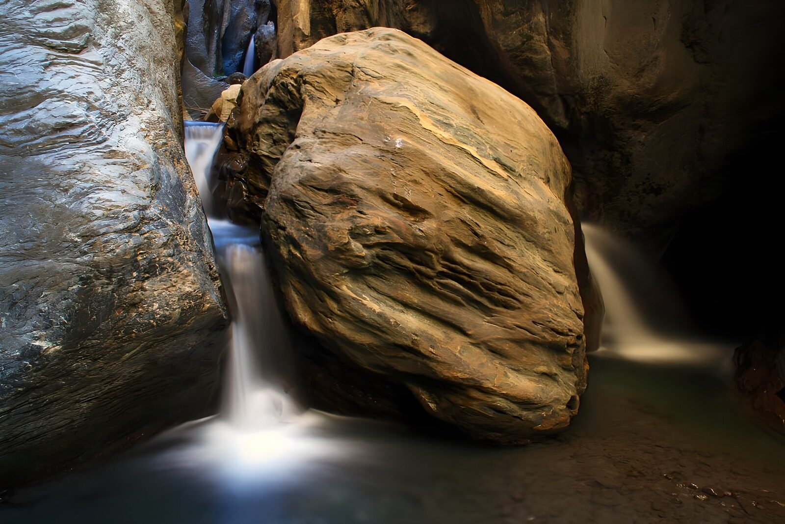 OCCOM3023611: Serene Stonewater Cascade