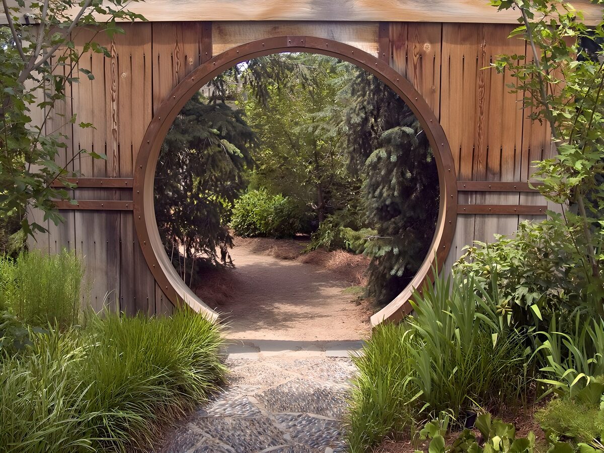 Circular Gateway to Nature
