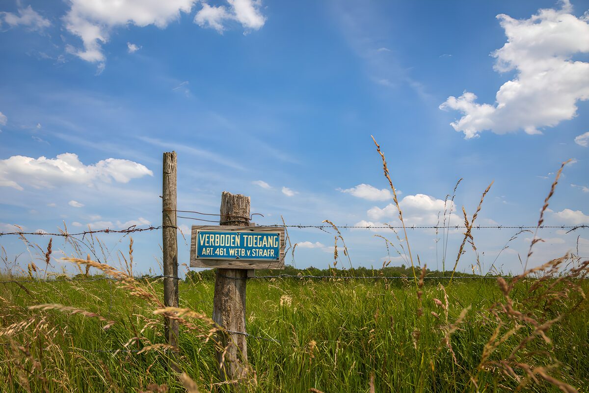 OCCOM9967047: No Trespassing Warning
