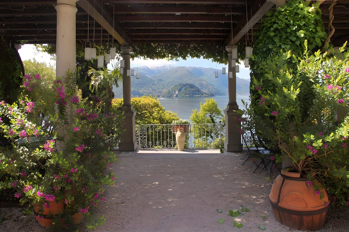 OCCOM7382265: Serene Lakeside Garden View