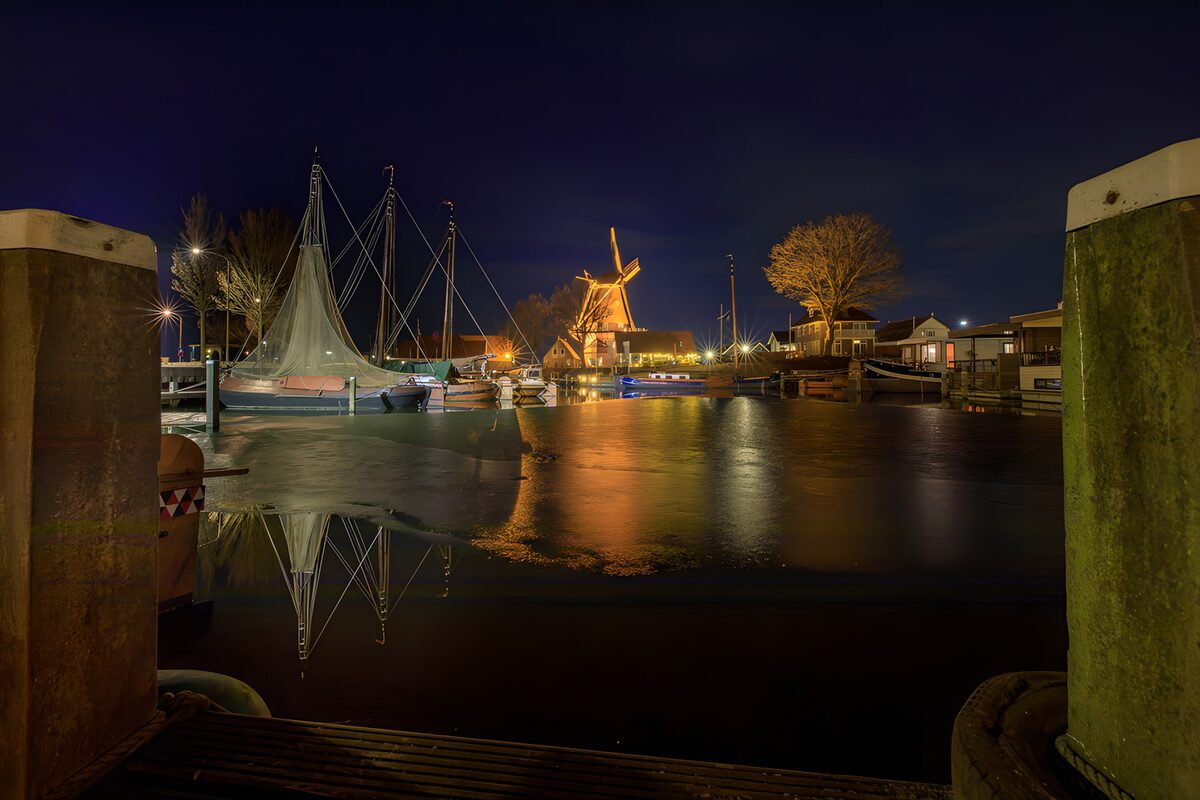 OCCOM3150613: Reflections of a Windmill at Night