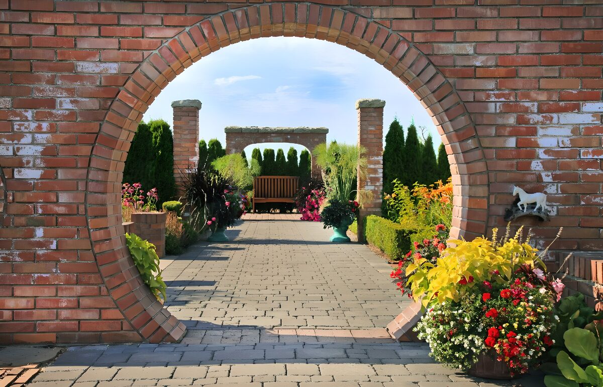 OCCOM1553260: A Serene Garden Entrance