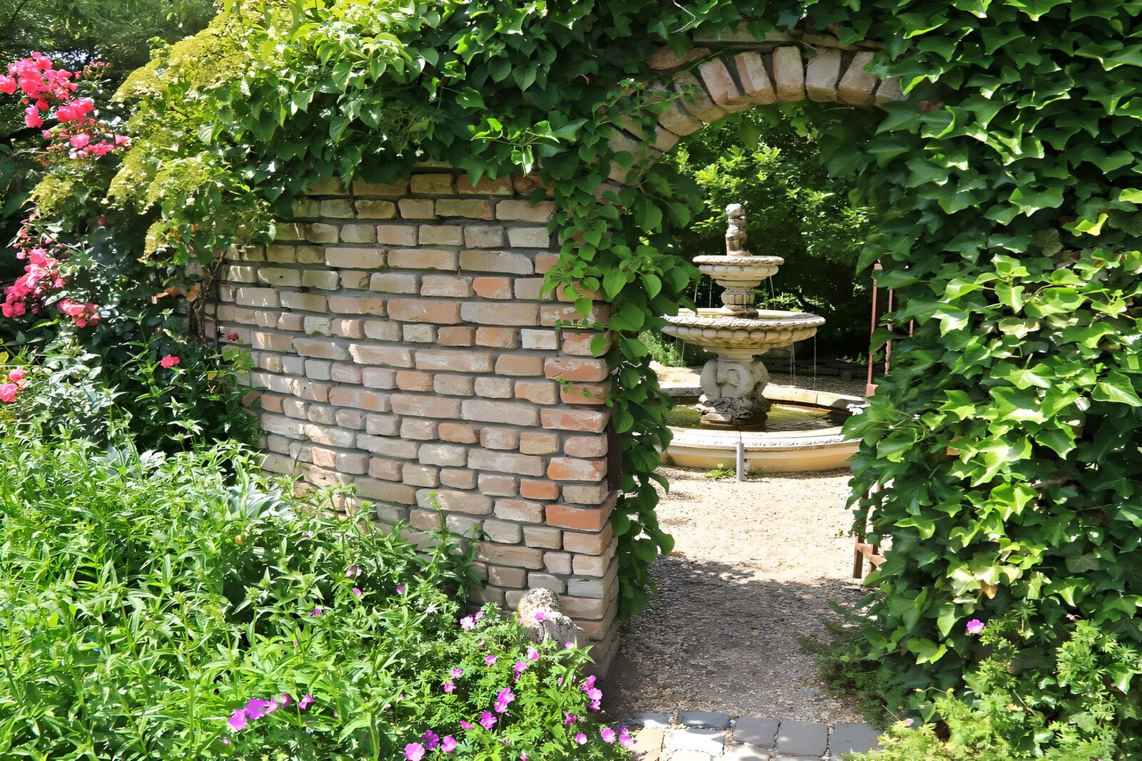 OCCOM6478992: Garden Archway with Fountain