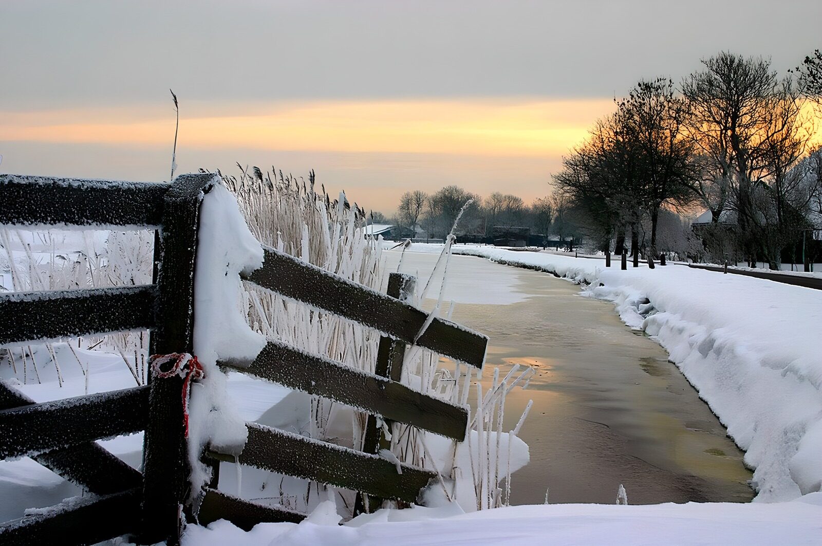 OCCOM7190711: Serene Winter Landscape at Dusk