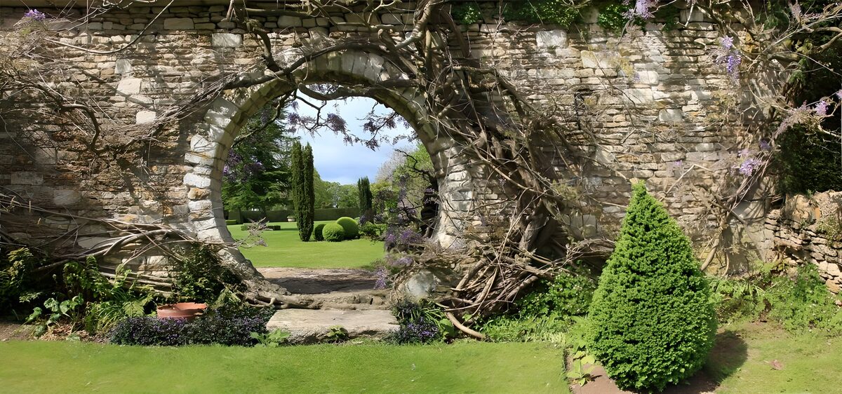 OCCOM5748773: Serene Garden Archway