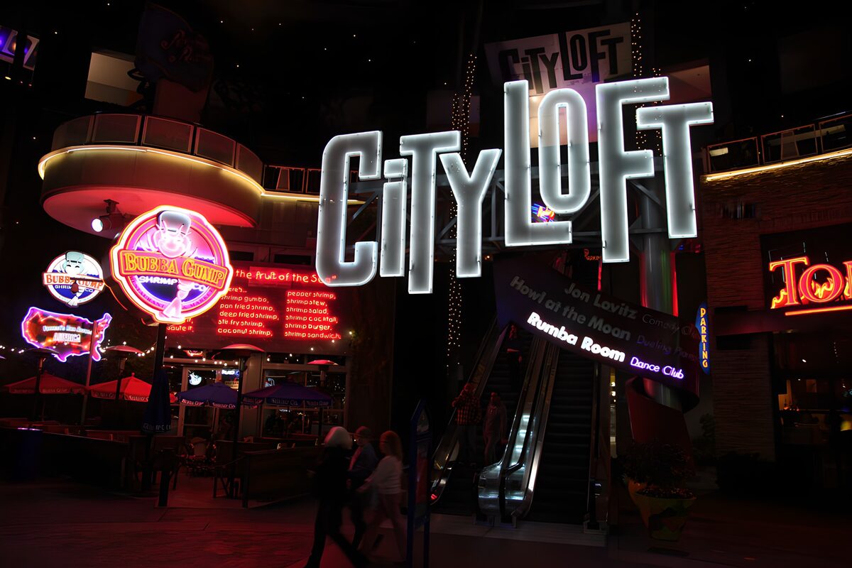 OCCOM7899437: Nightlife at CityLoft