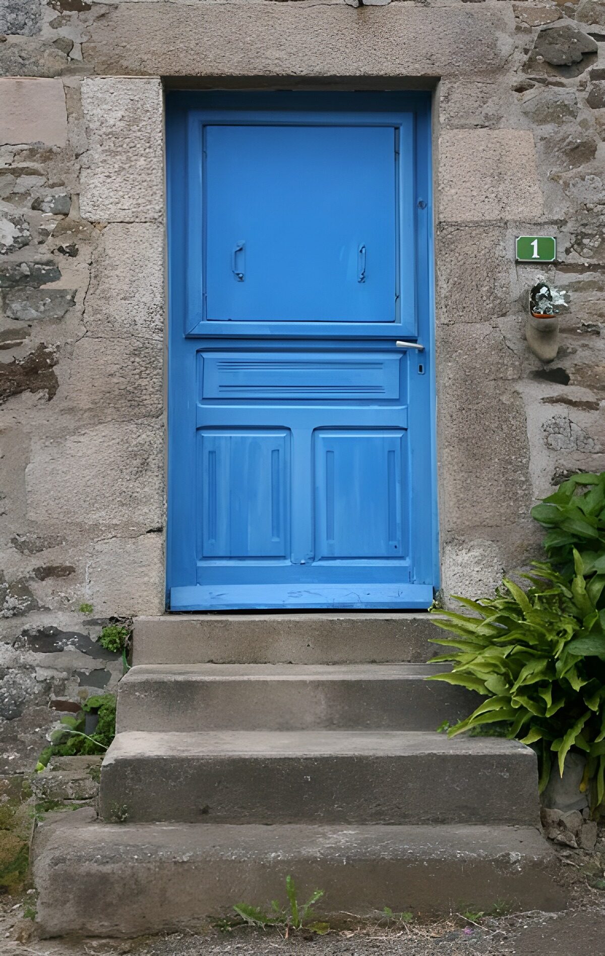 OCCOM1735337: Charming Blue Doorway