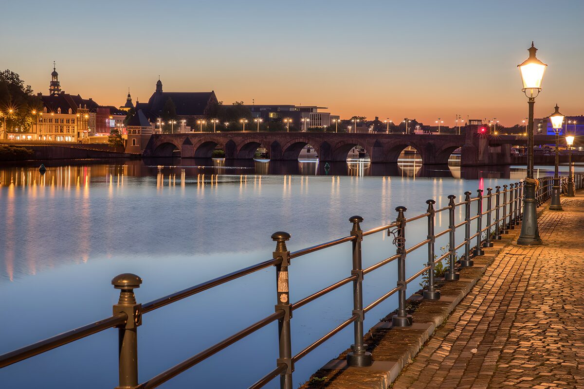 OCCOM6807367: Tranquil Evening by the River