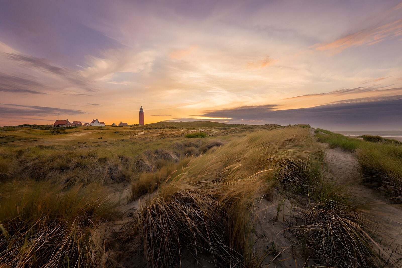 OCCOM2789831: Serene Sunset by the Lighthouse