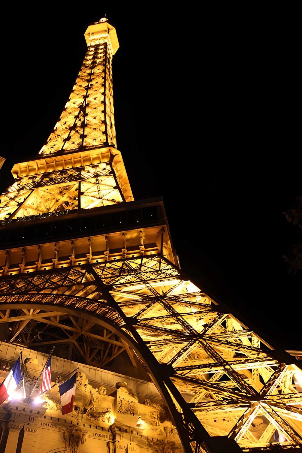 OCCOM7393091: Illuminated Eiffel Tower at Night