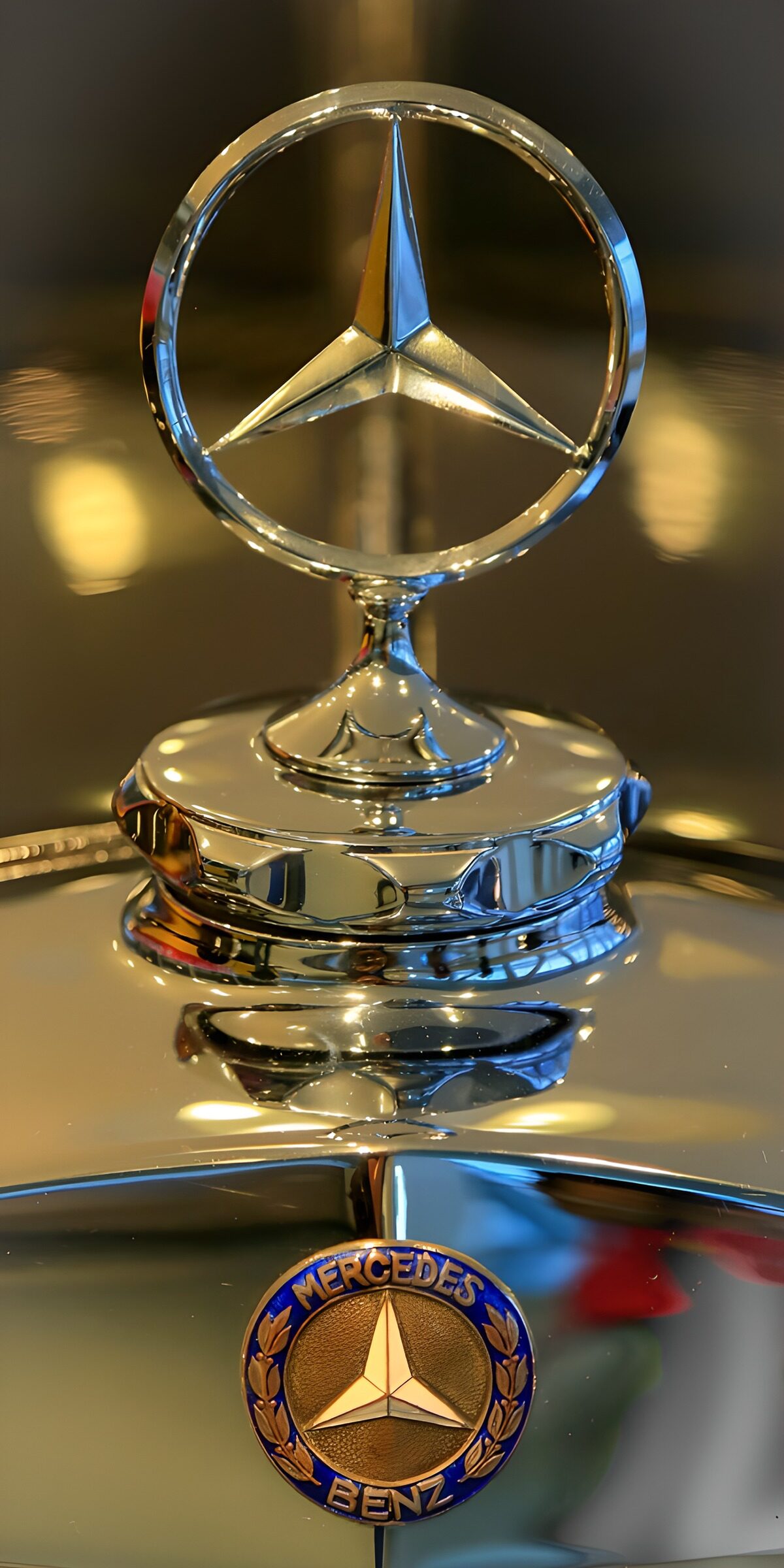 OCCOM4472802: Elegant Mercedes-Benz Emblem Display