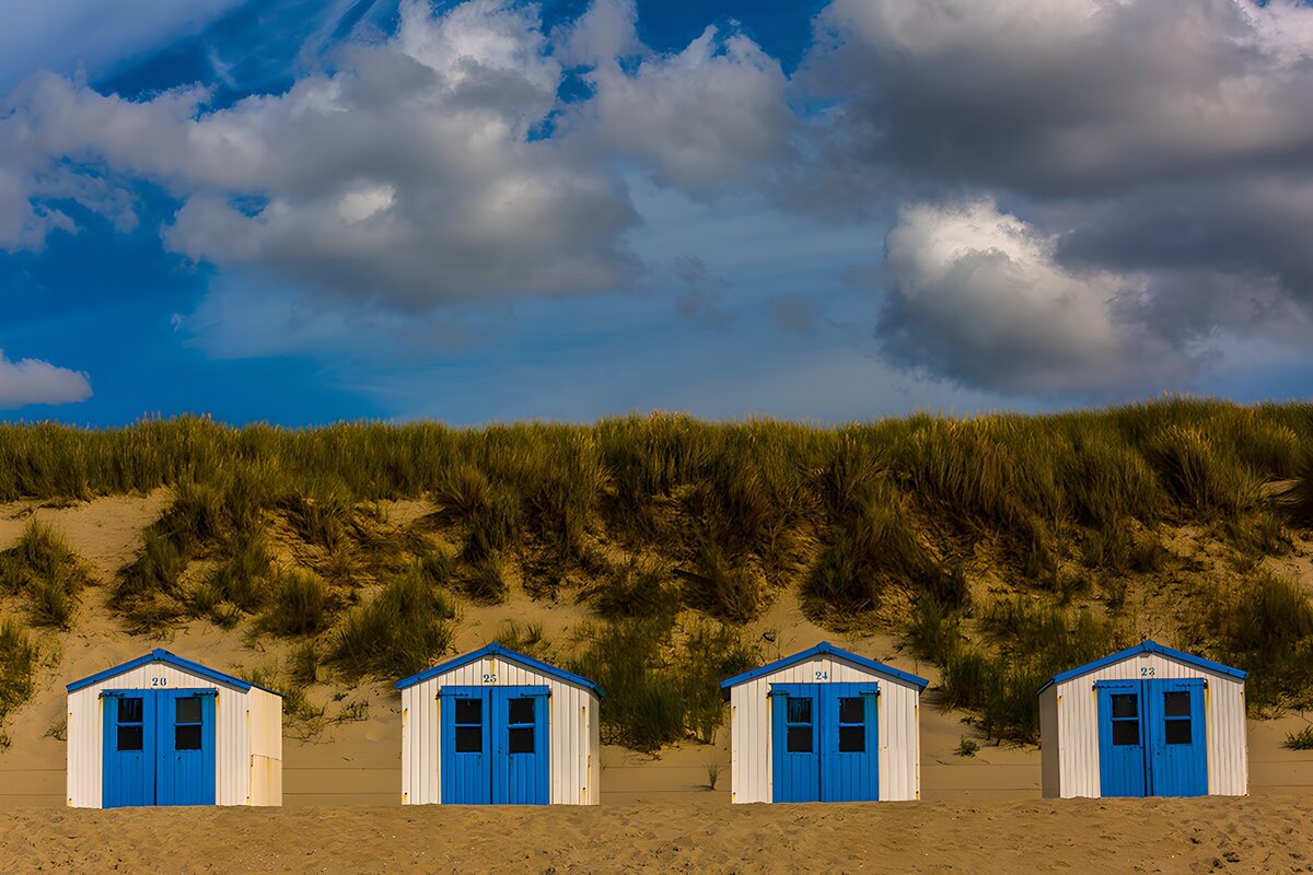 OCCOM7715480: Quaint Beach Huts by the Dunes