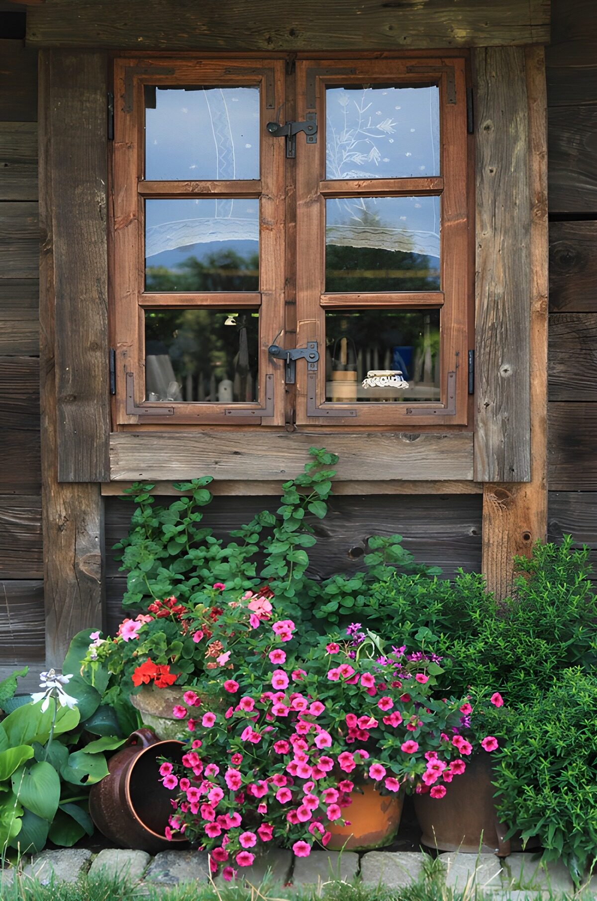 OCCOM9597106: Charming Rustic Window with Flowers