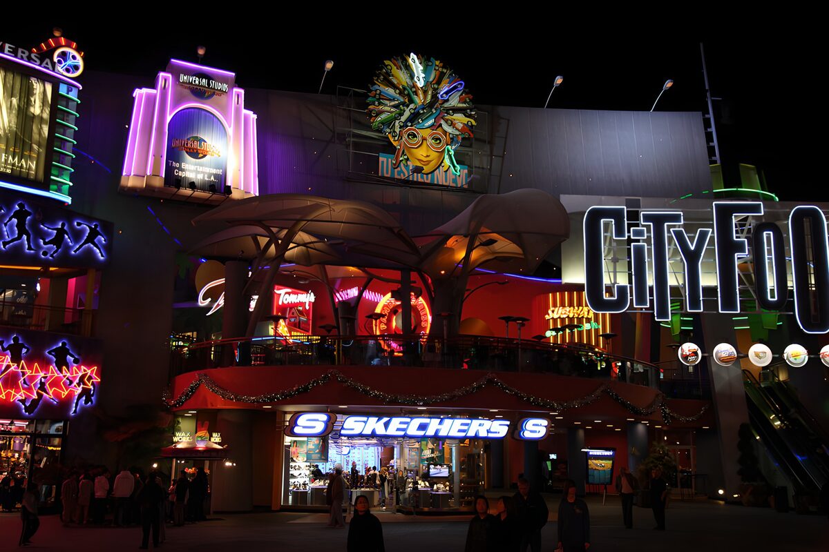 Vibrant Nightlife at Universal CityWalk