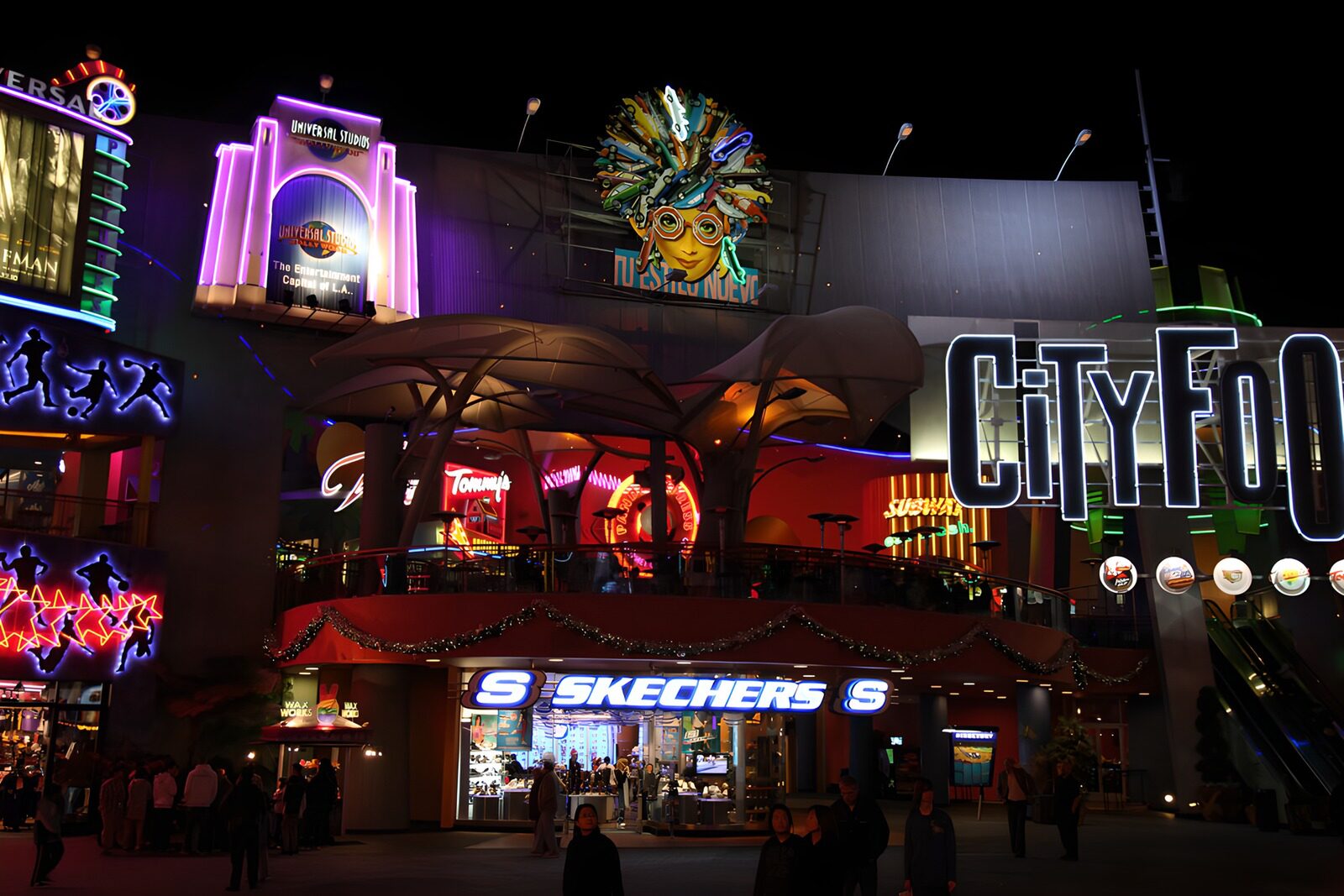 OCCOM3267510: Vibrant Nightlife at Universal CityWalk