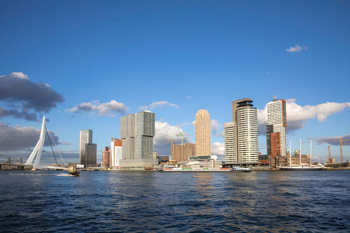 OCCOM1613789: Modern Skyline of Rotterdam