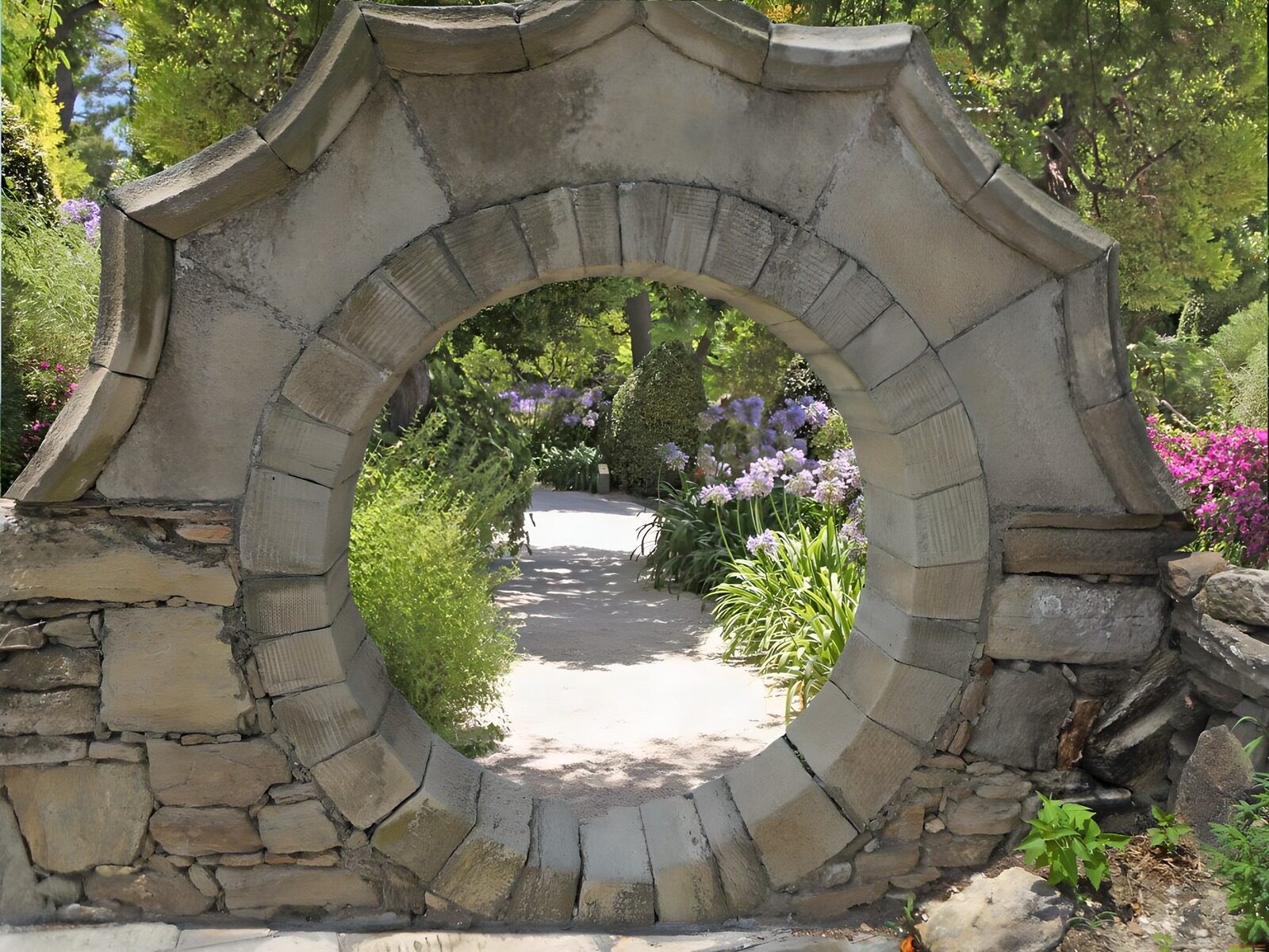 OCCOM8480731: Serene Garden Archway