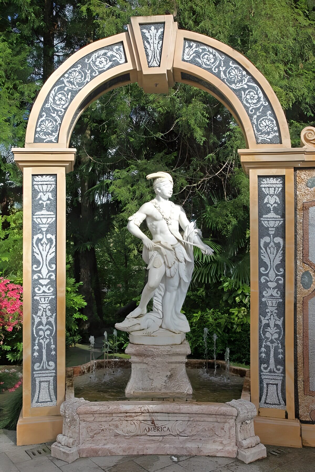 OCCOM7020846: Fountain Statue of America