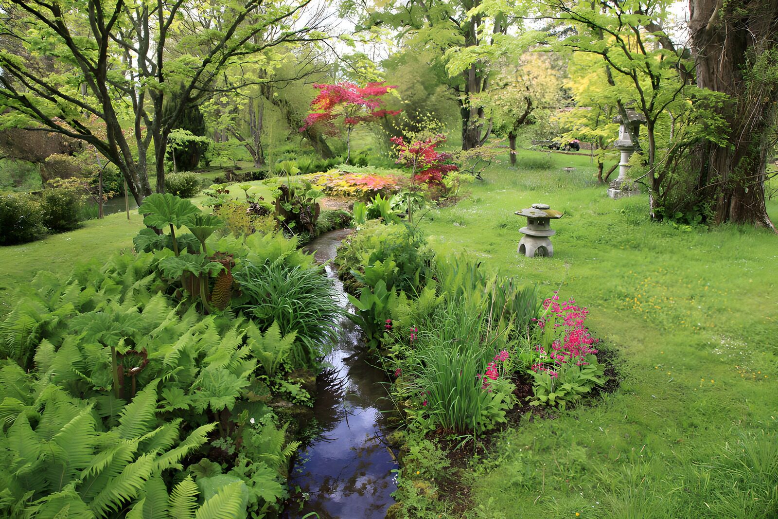 OCCOM3102735: Serene Garden Oasis with Stream