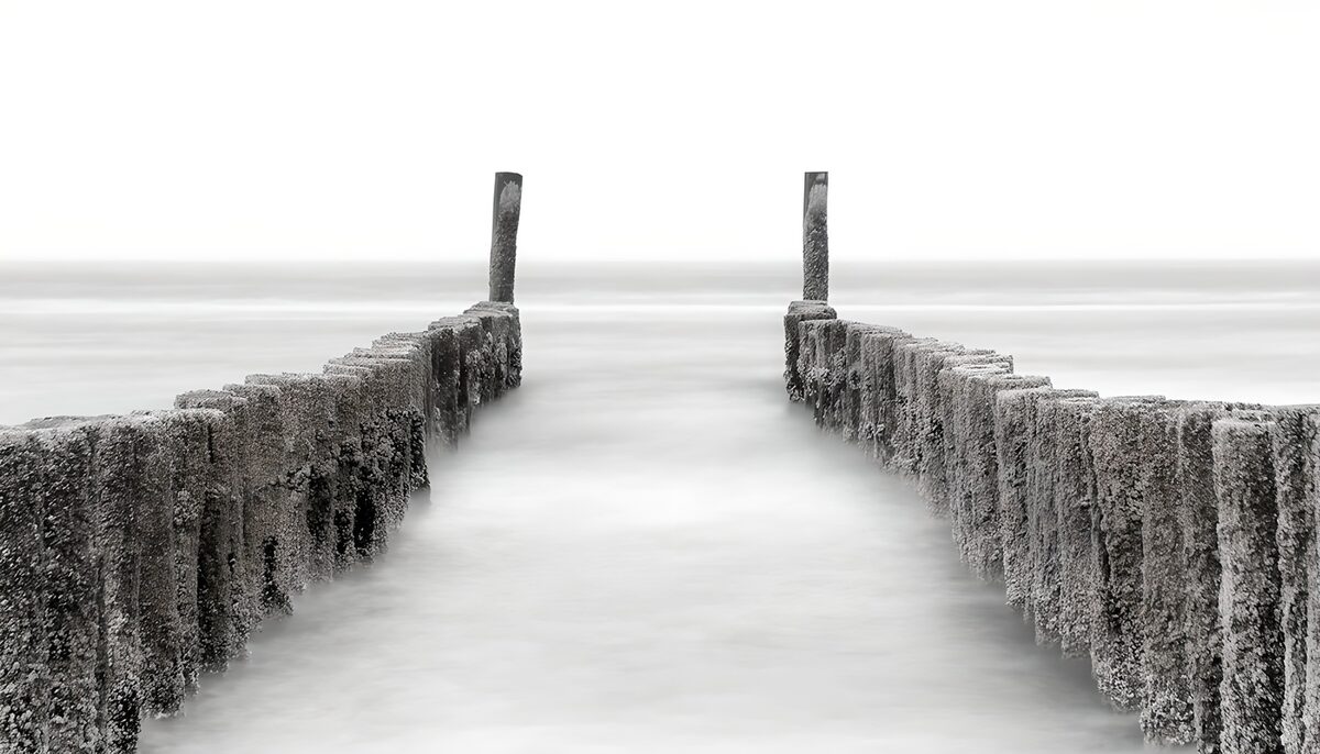 Tranquil Seascape: Pathway to the Horizon