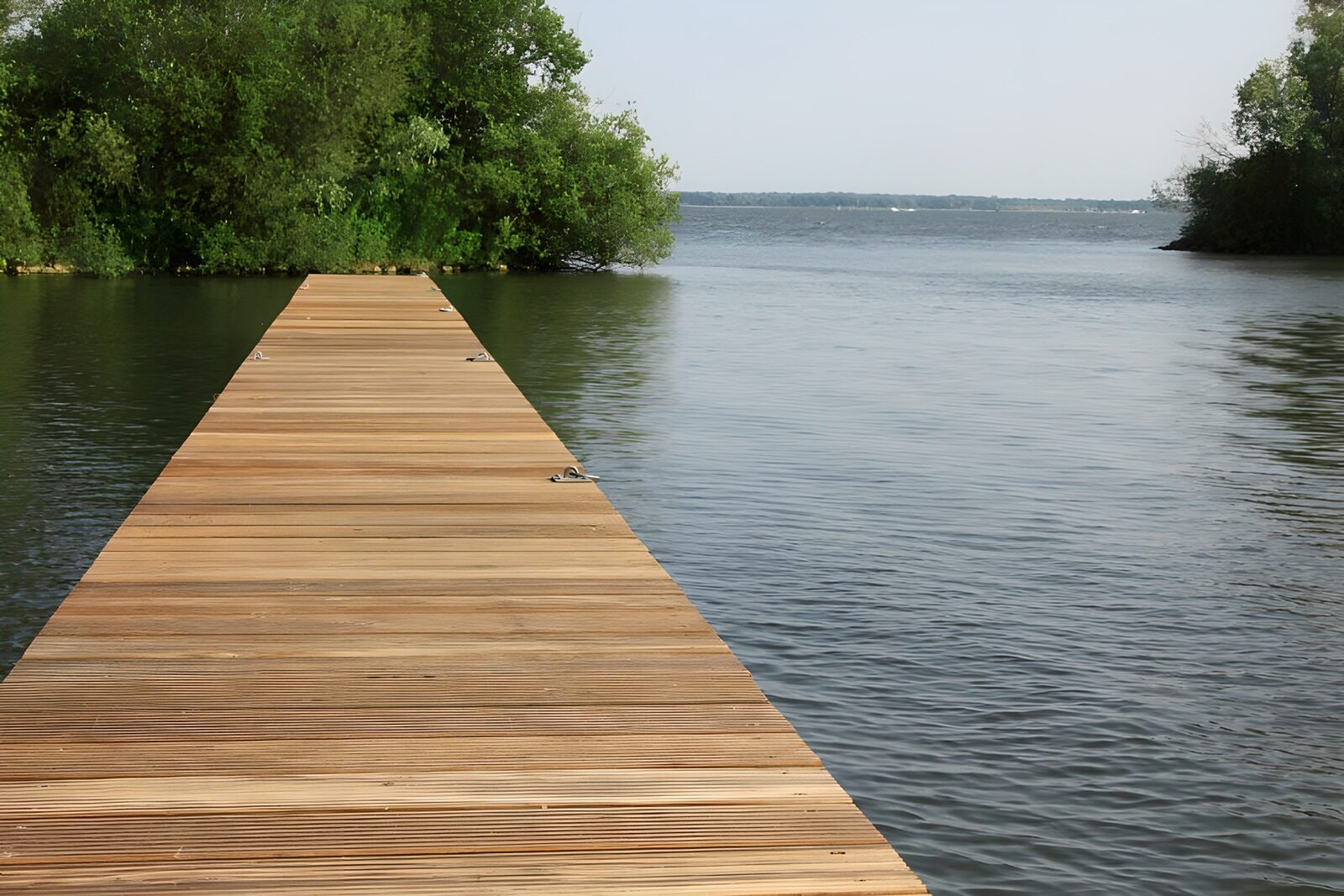 OCCOM8259982: Serenity at the Water's Edge