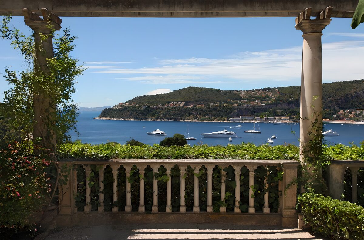 OCCOM4121284: Scenic View from a Mediterranean Terrace