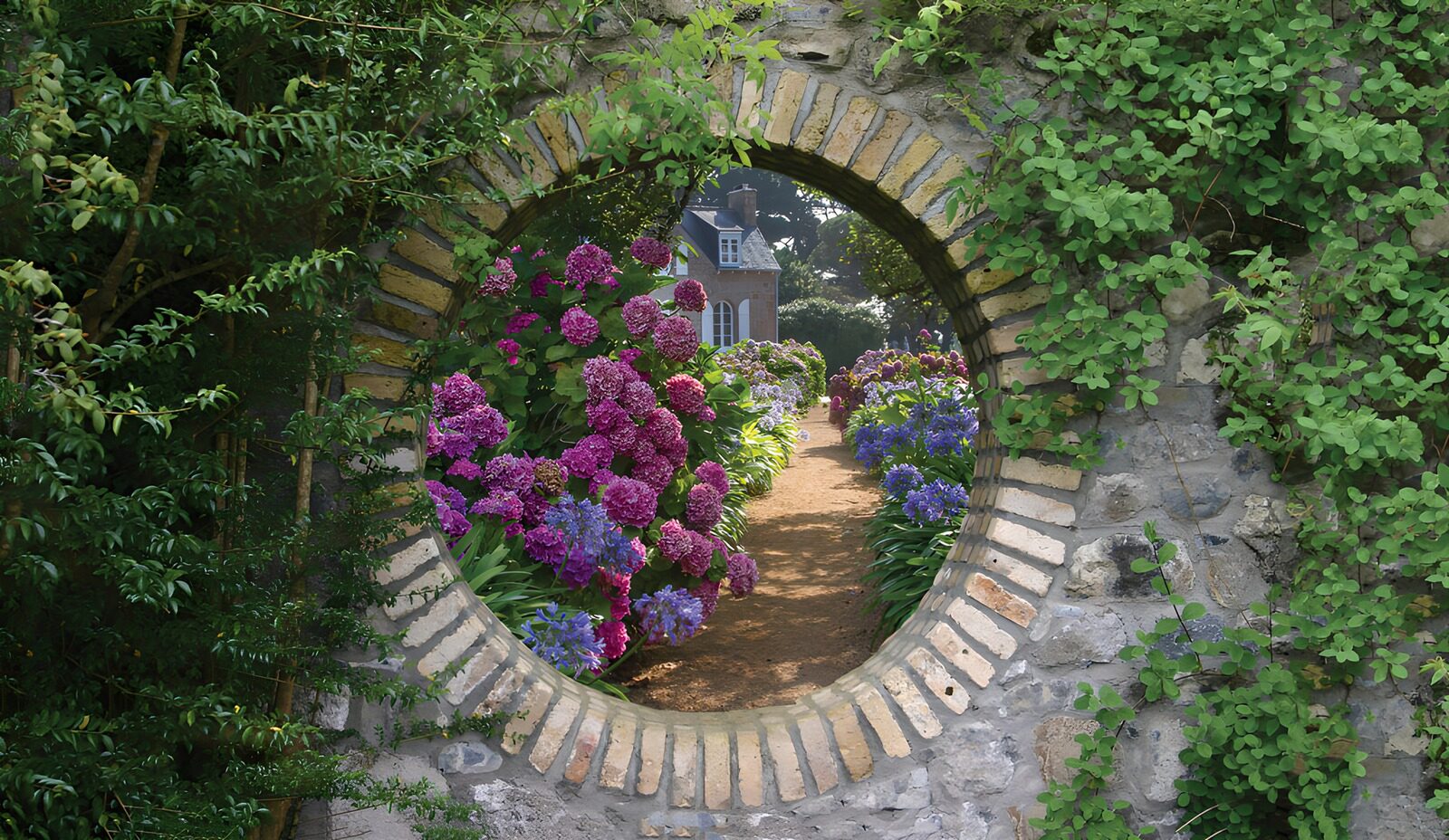 OCCOM8730006: Enchanted Garden View Through Stone Arch
