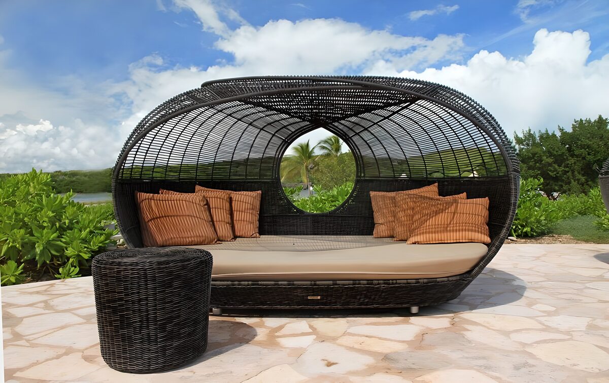 Elegant Outdoor Lounge Seat