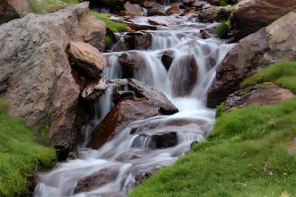 OCCOM2723440: Tranquil Mountain Stream