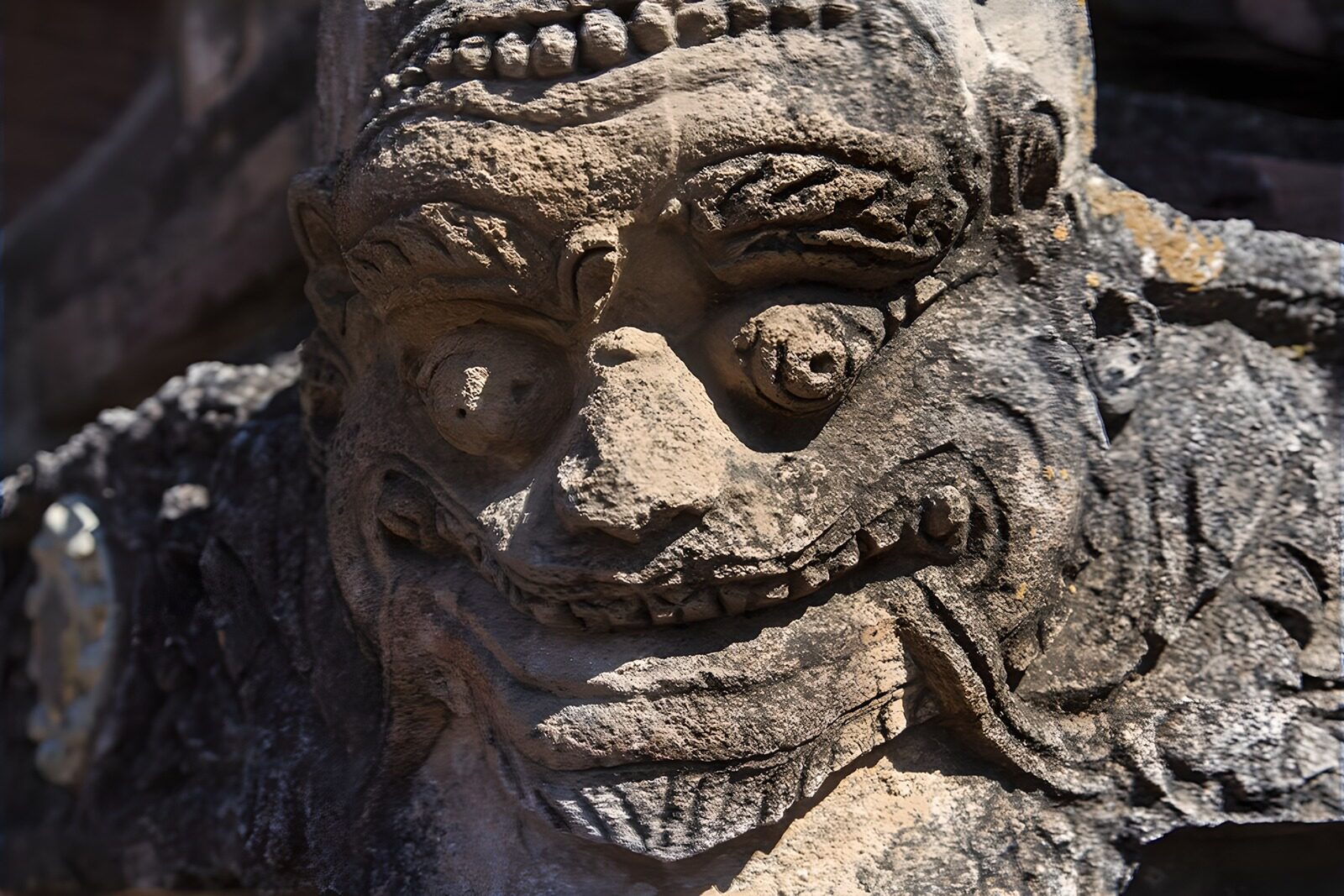 OCCOM2703593: Carved Stone Mask of Ancient Deity