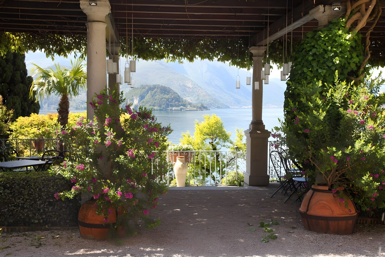 OCCOM9854768: Serene Lakeside Retreat