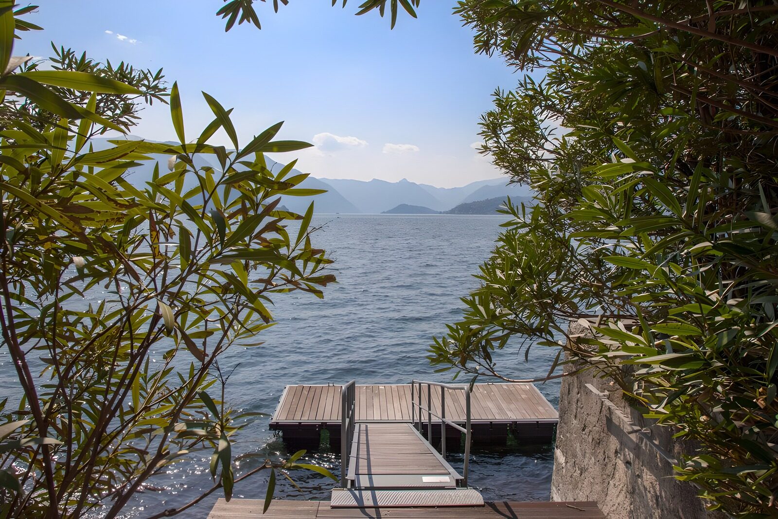 OCCOM4522599: Serene Lake View from Rustic Dock