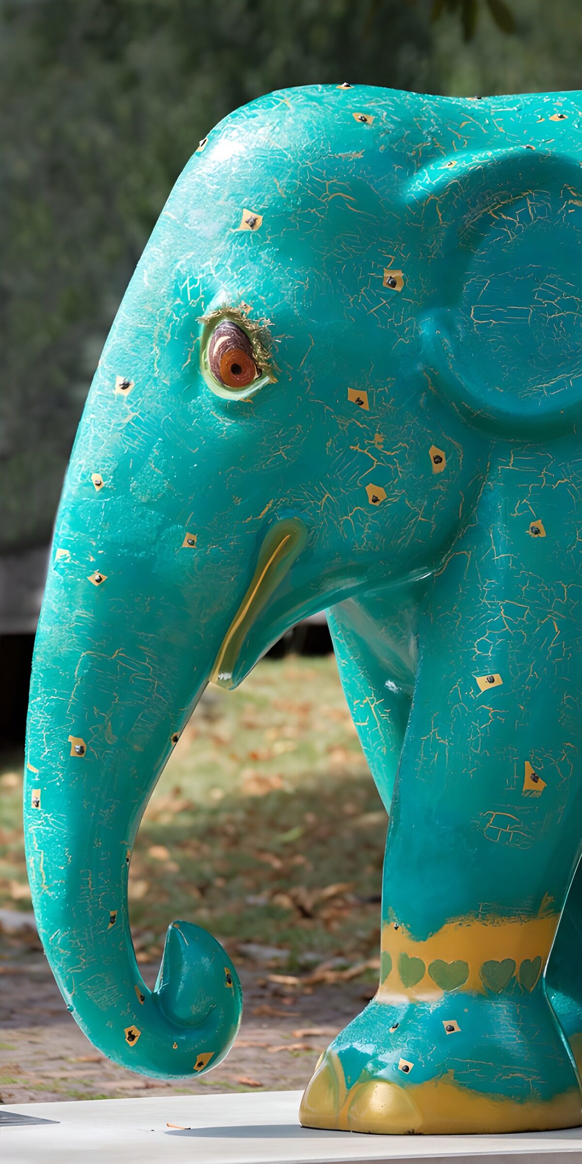 OCCOM8003600: Vibrant Turquoise Elephant Sculpture