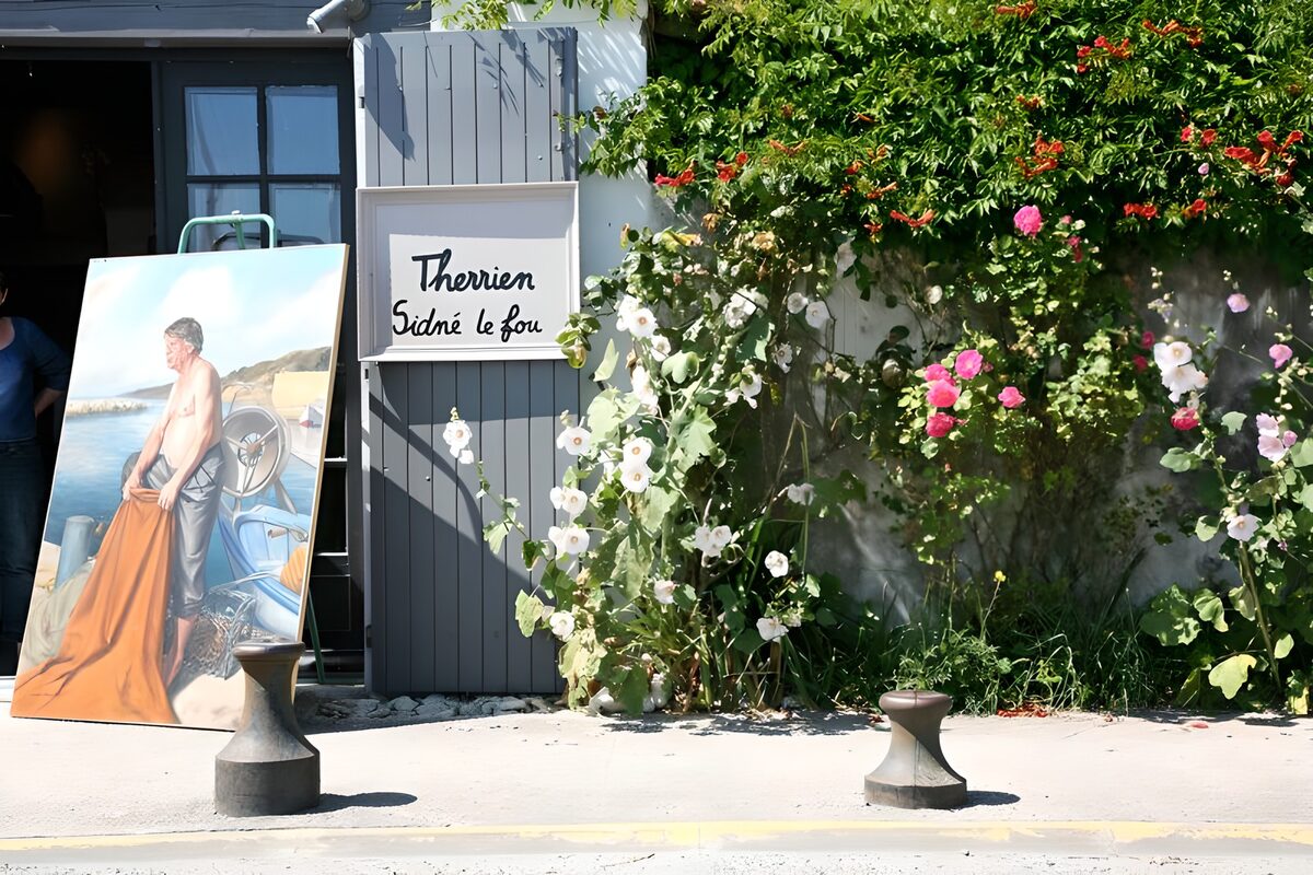 Charming Coastal Art Scene