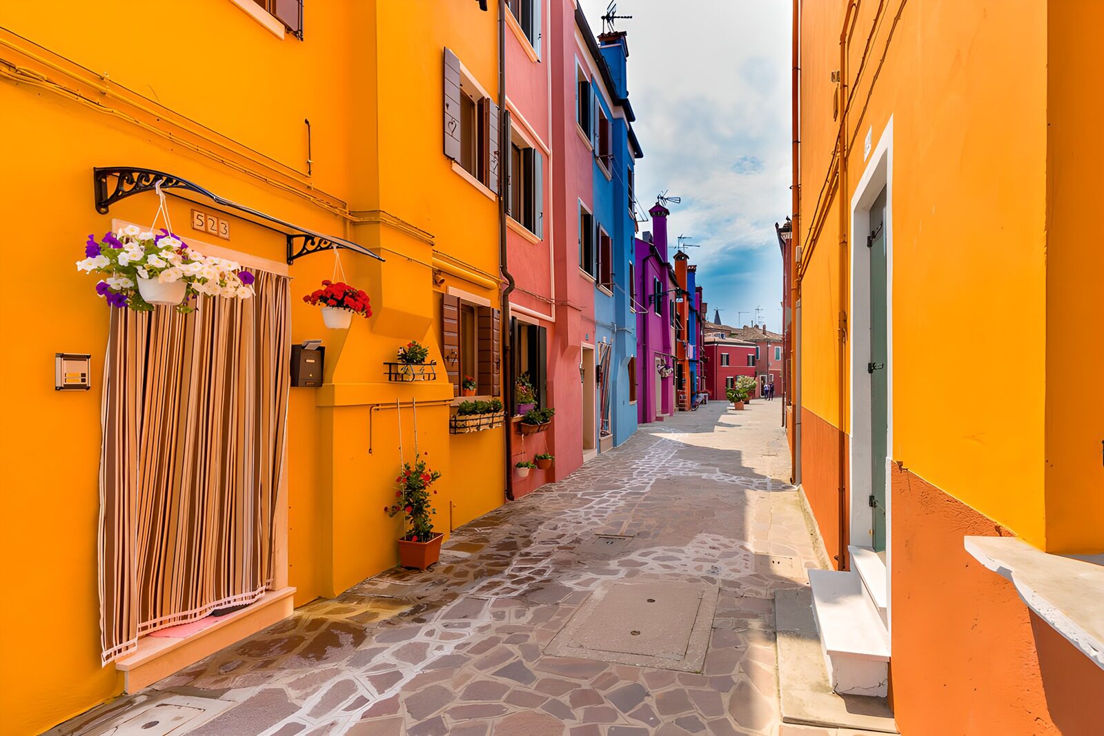 OCCOM2300336: Colorful Streets of Burano