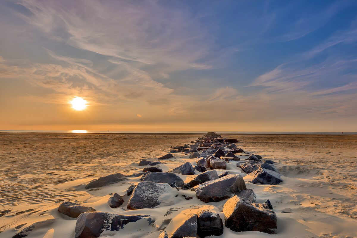 Tranquil Sunset Over the Beach