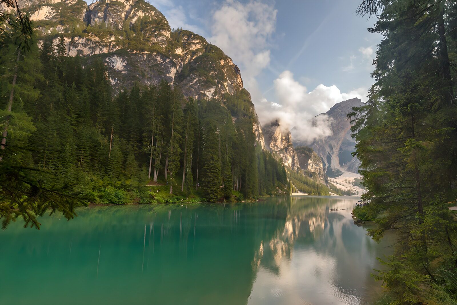 OCCOM9638315: Serene Waters of the Mountain Lake