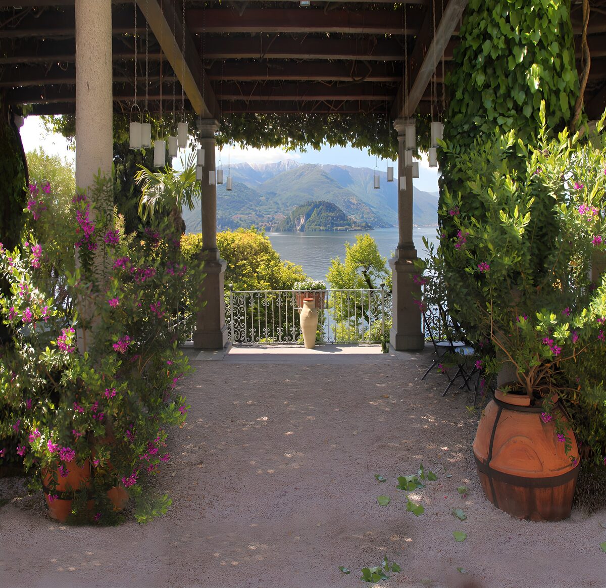 OCCOM6601126: Scenic Pergola With a Lake View