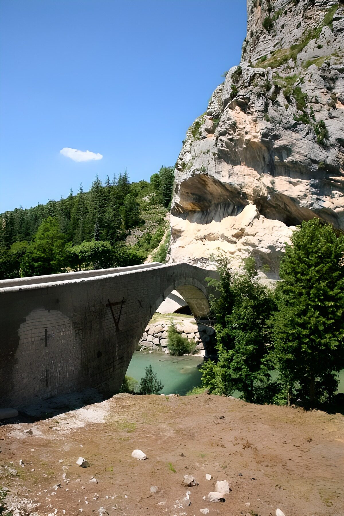 OCCOM9163258: Ancient Stone Bridge Over River