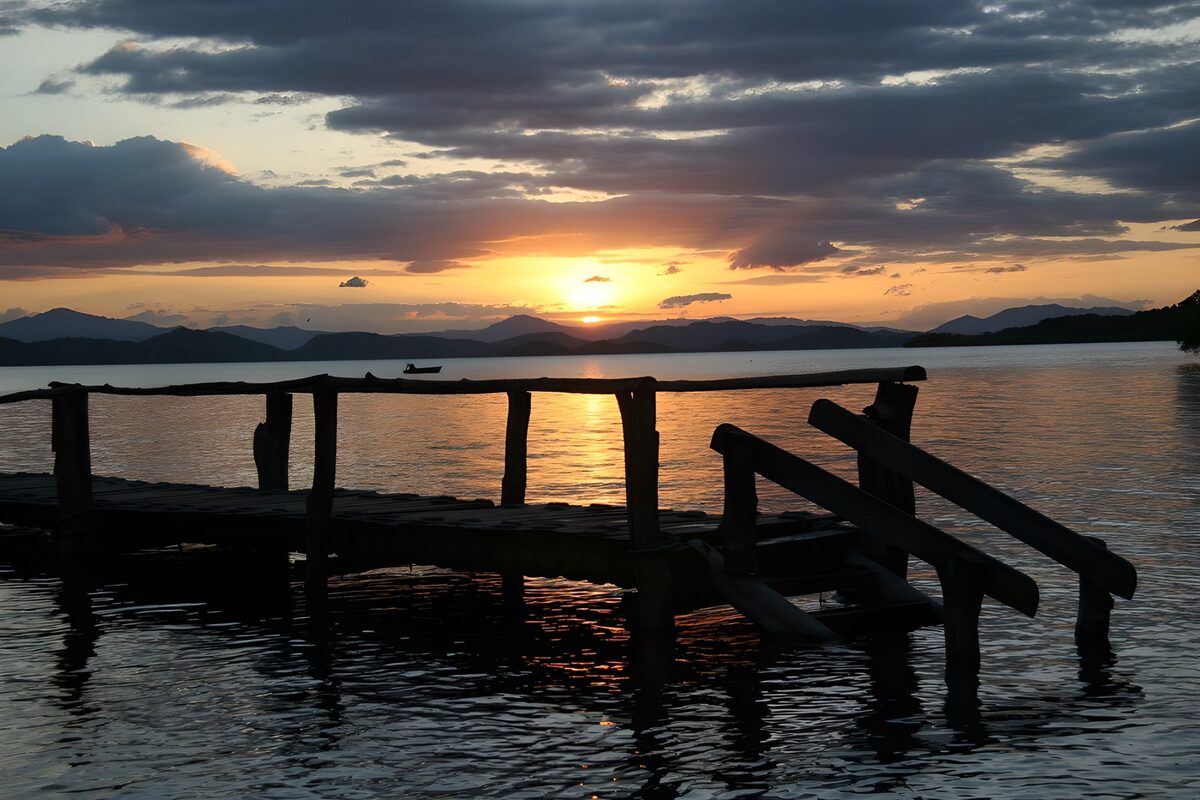 Serene Sunset Over Tranquil Waters