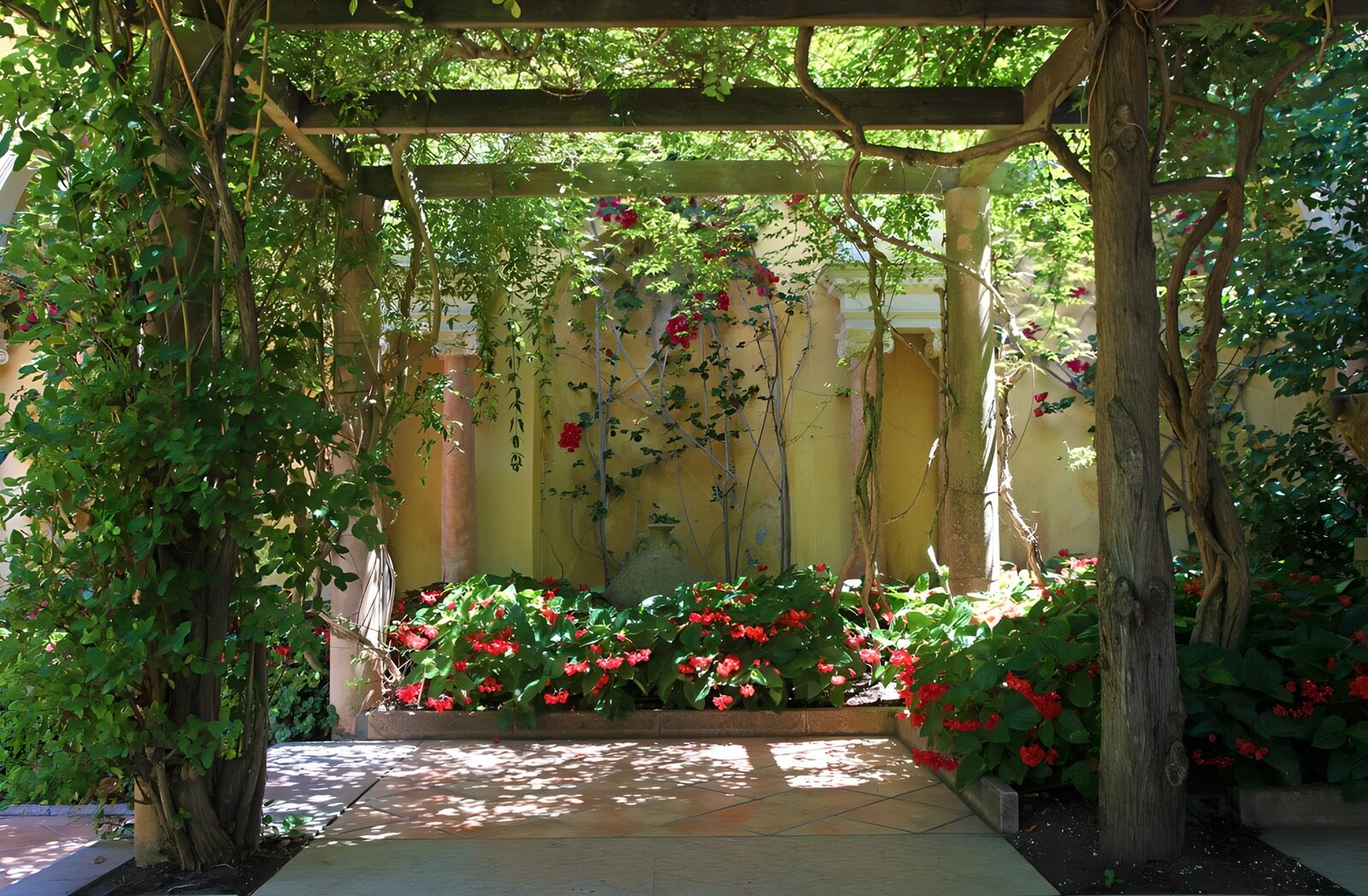 OCCOM1296989: Lush Garden Archway of Blooms