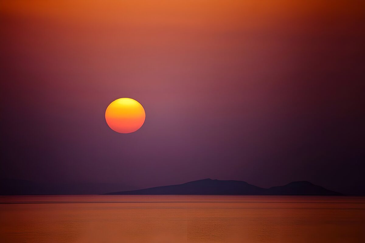 Serene Sunset Over Tranquil Waters