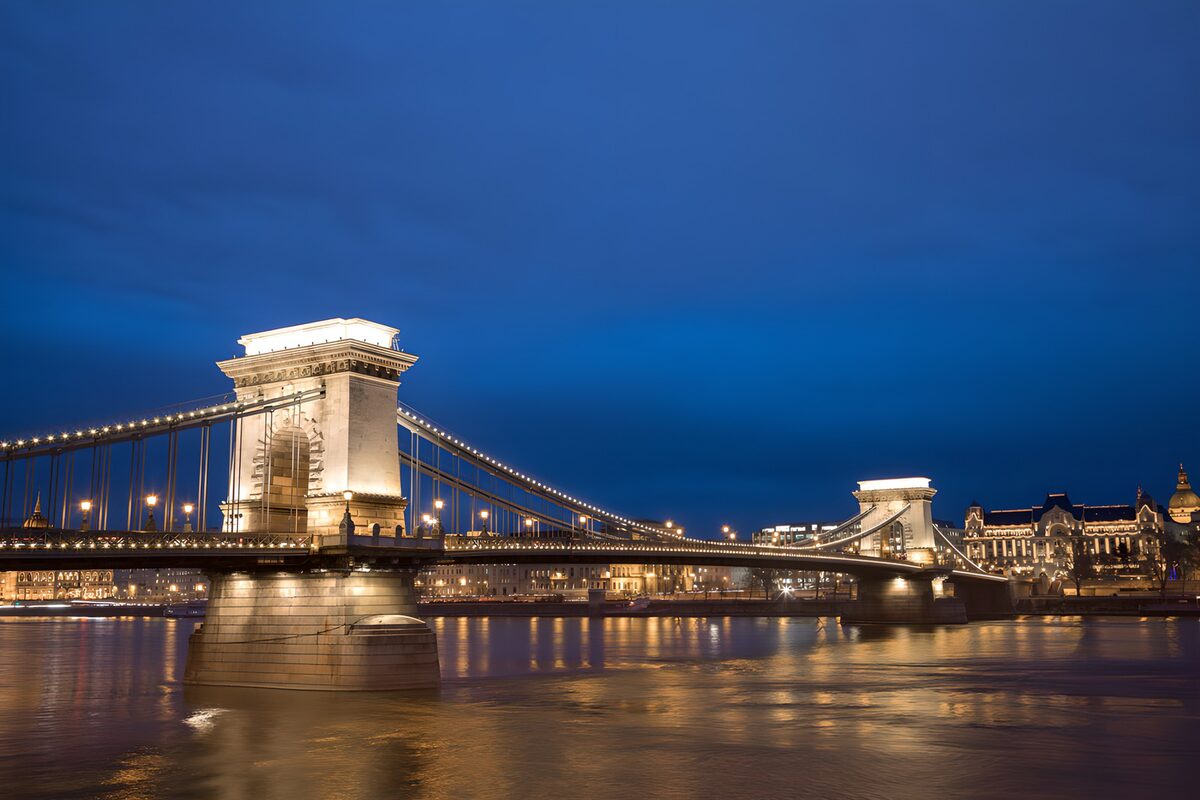 OCCOM8208575: Chain Bridge at Dusk