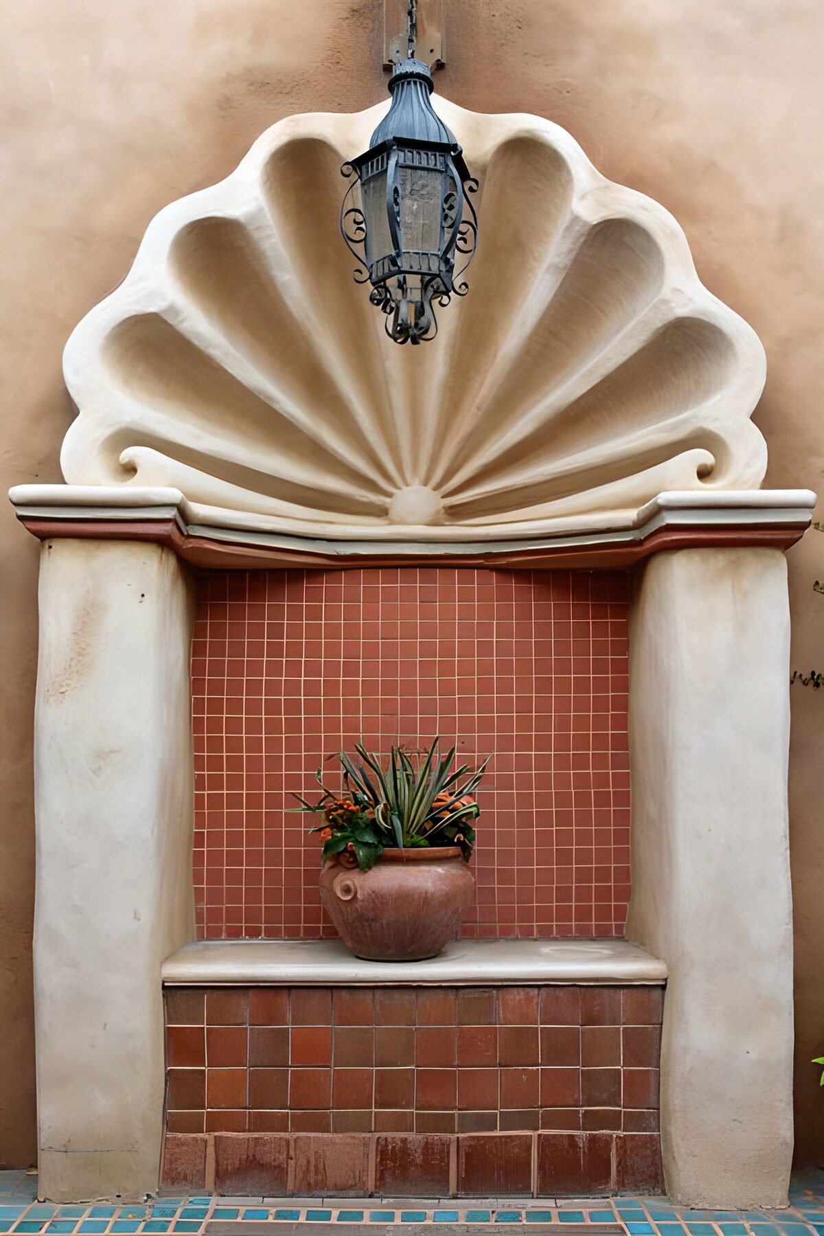 OCCOM7993540: Elegant Wall Niche with Lantern and Planter