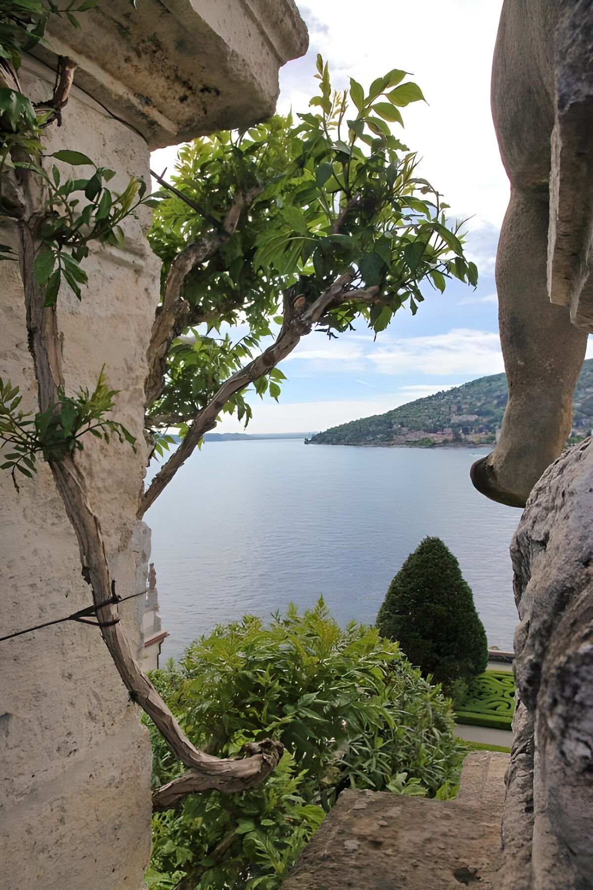 OCCOM6712075: Serene View of the Coastal Landscape